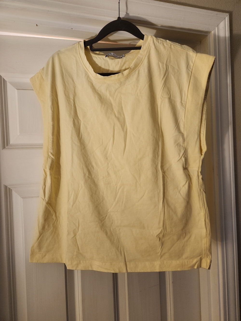 Zara Pale Yellow Sleeveless Crewneck Tank Top